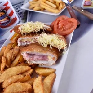 Frissensültek